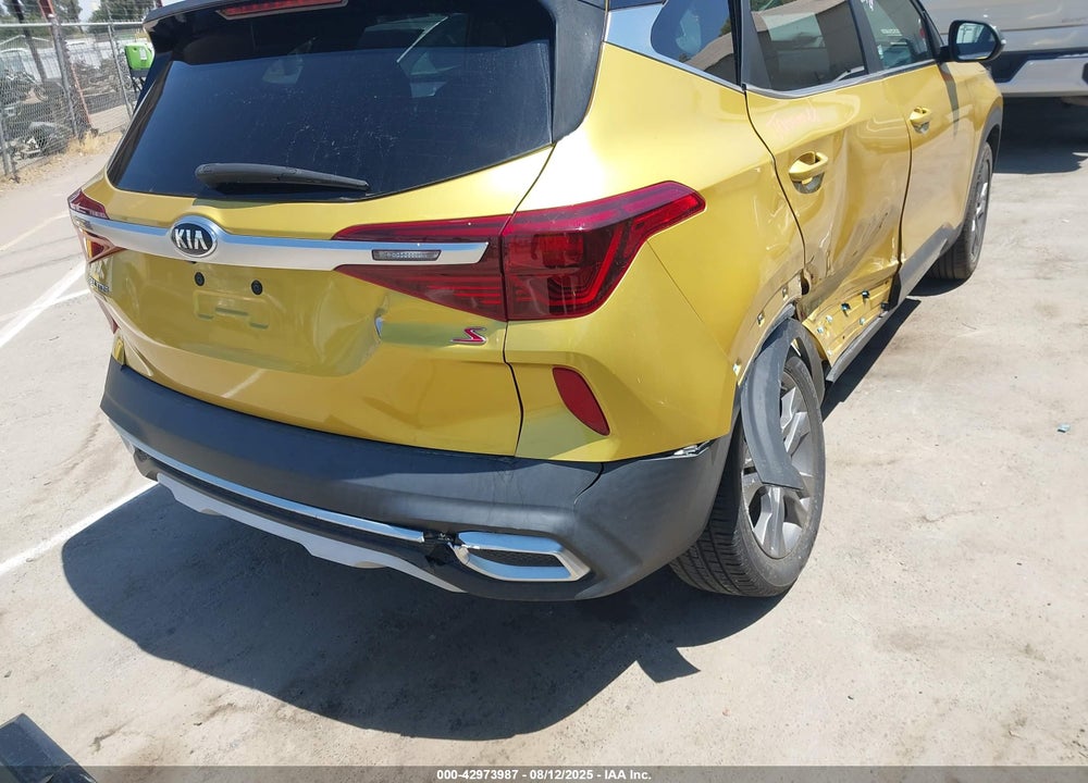 2021 KIA SELTOS VIN: KNDEU2AA3M7183842