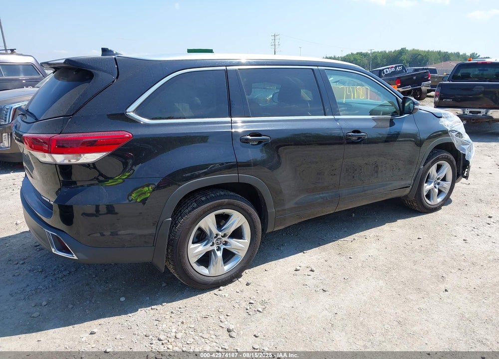 2018 TOYOTA HIGHLANDER VIN: 5TDDZRFHXJS492530