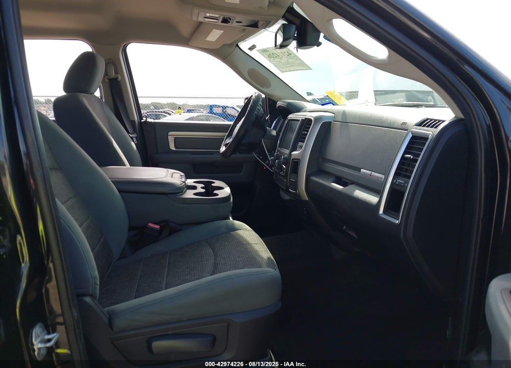 2016 RAM 1500 VIN: 1C6RR6LM8GS361657