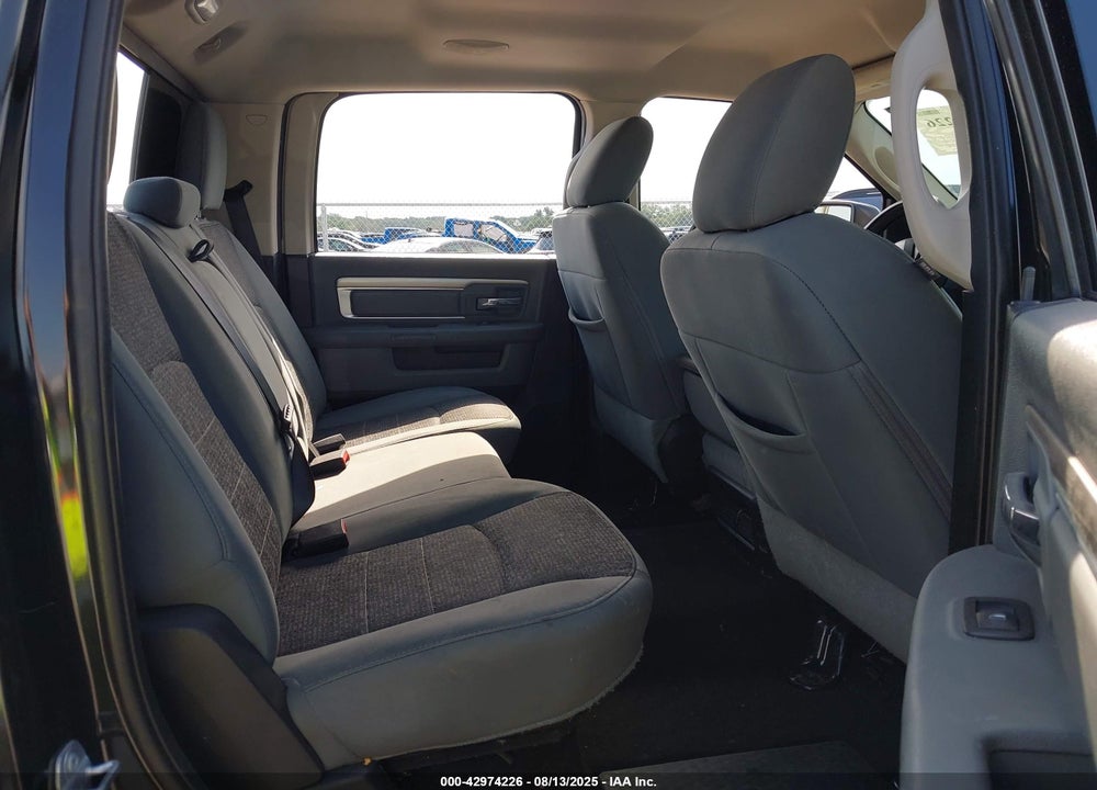2016 RAM 1500 VIN: 1C6RR6LM8GS361657