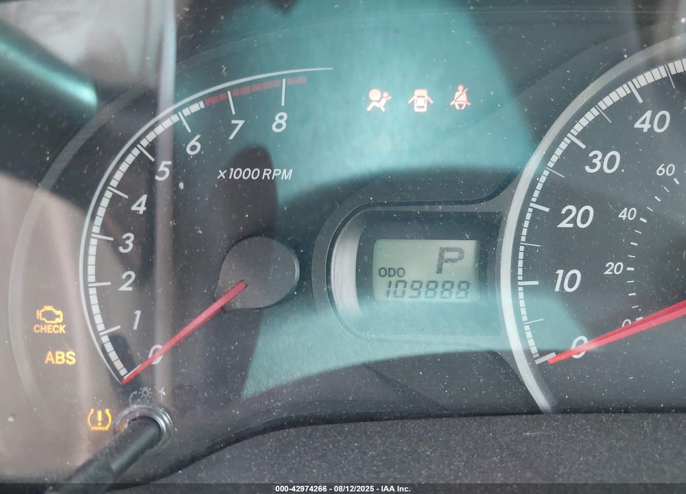 2011 TOYOTA SIENNA LE V6 VIN: 5TDKK3DC6BS153801