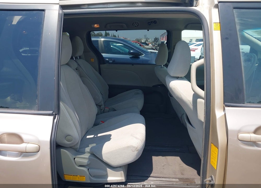 2011 TOYOTA SIENNA LE V6 VIN: 5TDKK3DC6BS153801