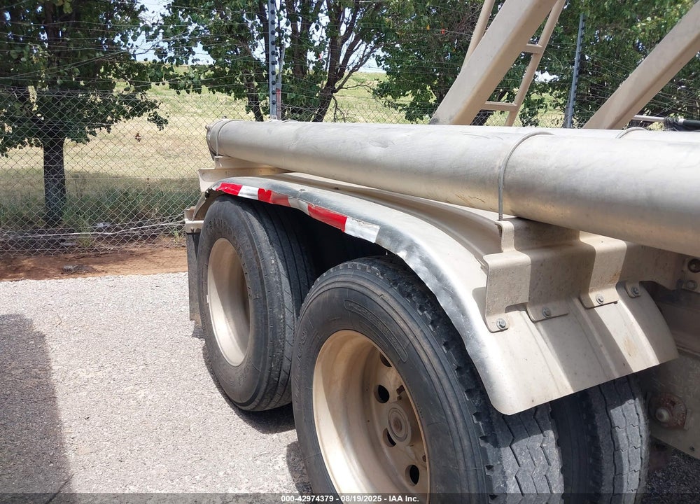 2012 TRAILER HEIL CO TANK SEMI VIN: 5HTSN4224C5T38553