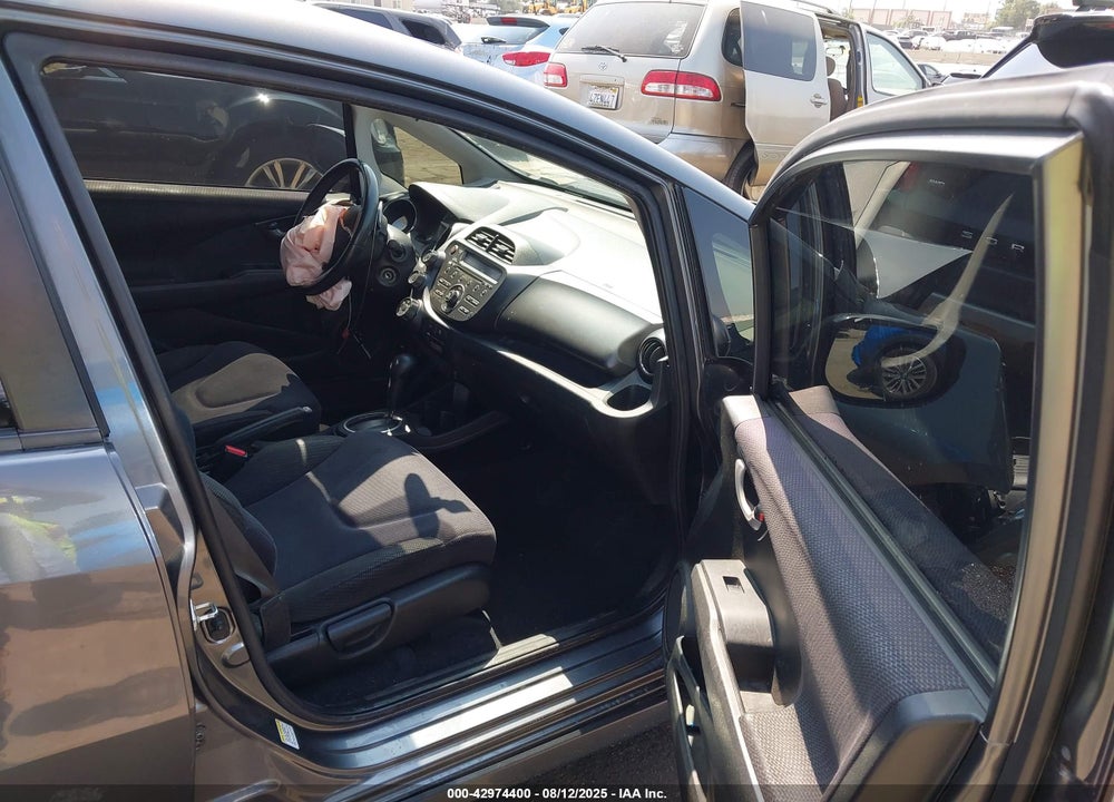 2013 HONDA FIT VIN: JHMGE8H52DC007470