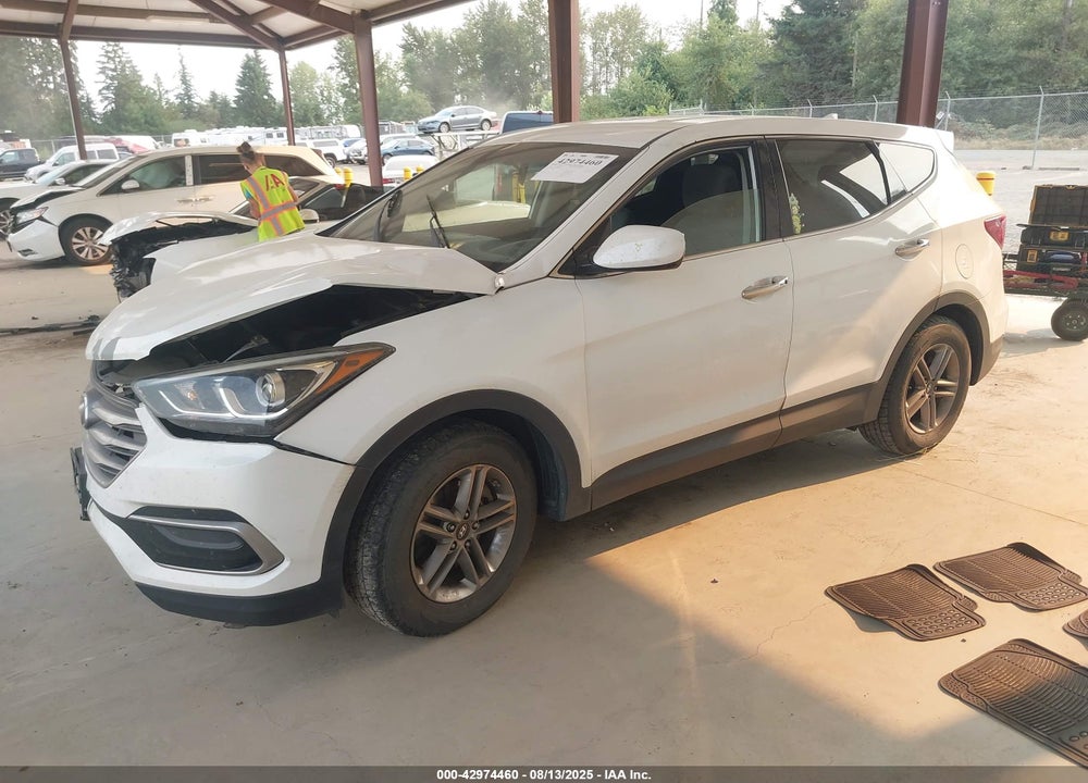 2017 HYUNDAI SANTA FE VIN: 5NMZTDLB2HH011581