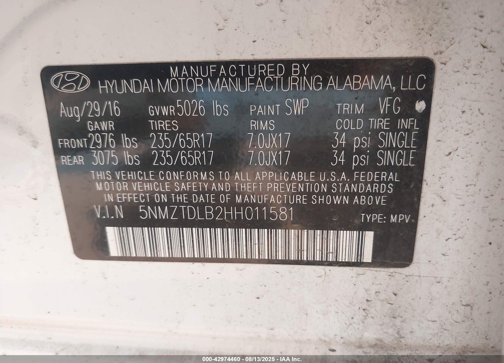 2017 HYUNDAI SANTA FE VIN: 5NMZTDLB2HH011581