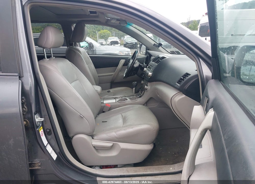 2010 TOYOTA HIGHLANDER VIN: 5TDJK3EH7AS010747