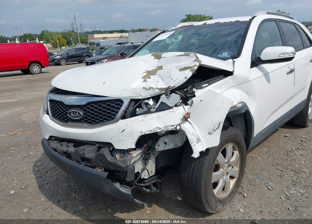 2011 KIA SORENTO VIN: 5XYKT3A16BG099459