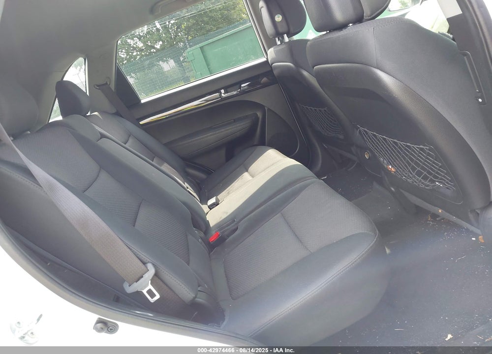 2011 KIA SORENTO VIN: 5XYKT3A16BG099459