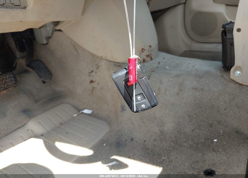 2005 TOYOTA PRIUS VIN: JTDKB20U153107937