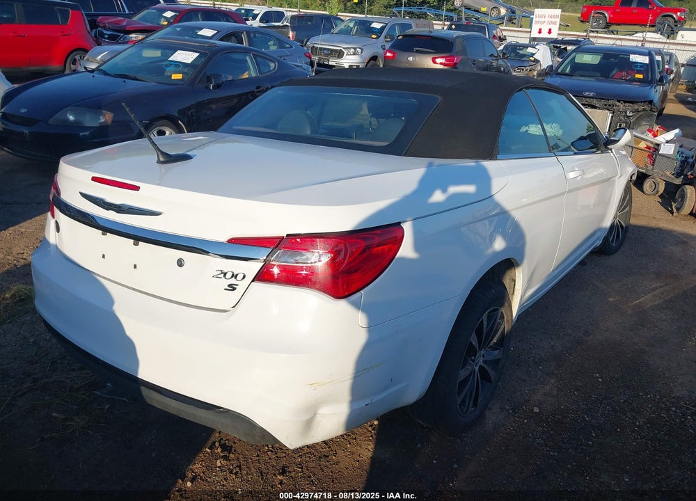 2014 CHRYSLER 200 VIN: 1C3BCBGG8EN153609