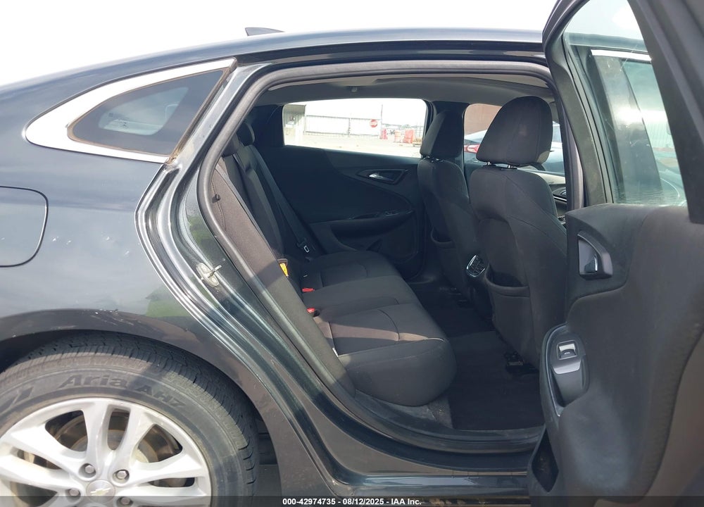 2018 CHEVROLET MALIBU VIN: 1G1ZD5ST1JF169970