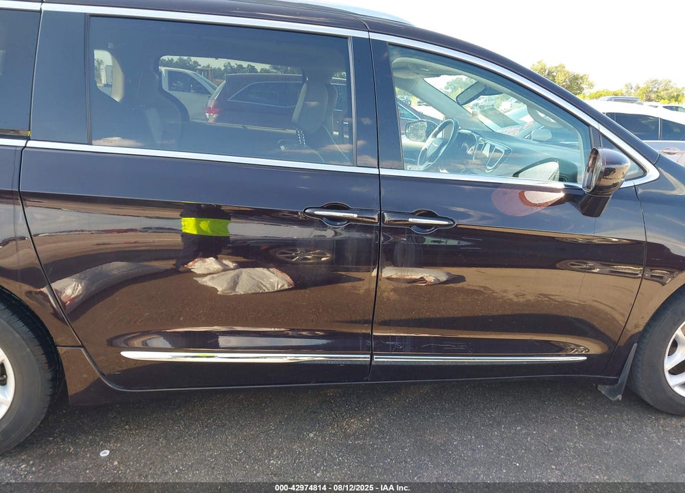 2017 CHRYSLER PACIFICA TOURING L PLUS VIN: 2C4RC1EG9HR805068