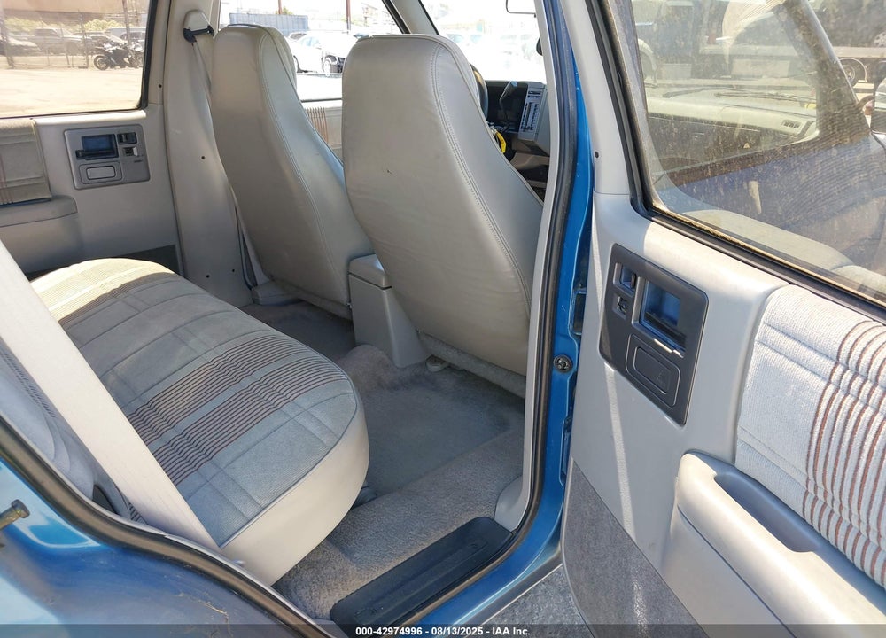 1992 GMC S15 JIMMY VIN: 1GKDT13Z6N2513570