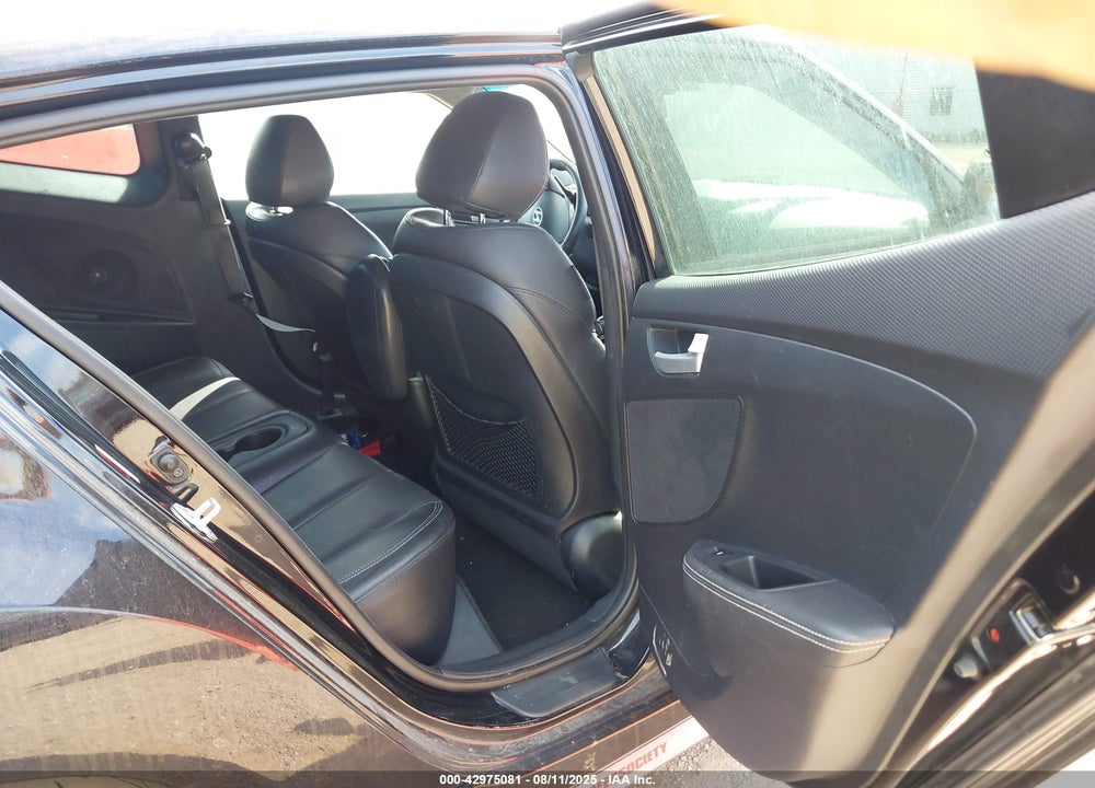 2013 HYUNDAI VELOSTER VIN: KMHTC6AE9DU118723