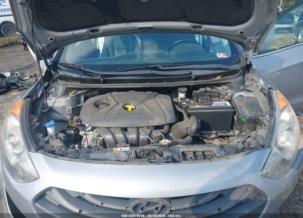 2014 HYUNDAI ELANTRA VIN: KMHD35LH0EU203246