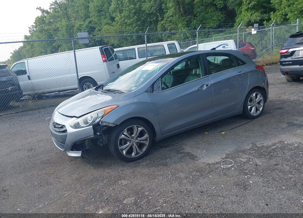 2014 HYUNDAI ELANTRA VIN: KMHD35LH0EU203246