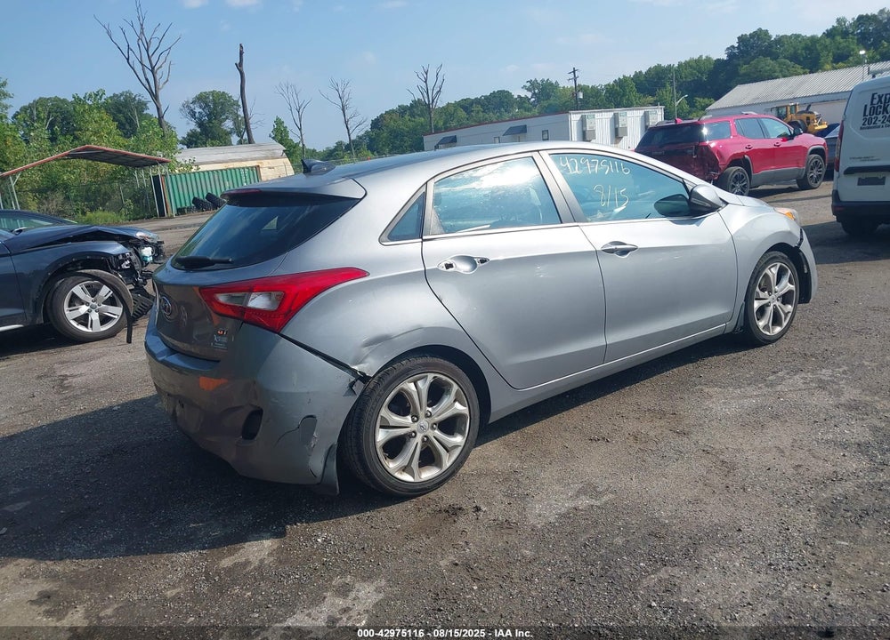 2014 HYUNDAI ELANTRA VIN: KMHD35LH0EU203246