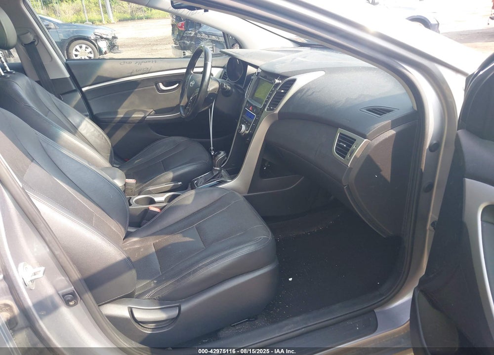 2014 HYUNDAI ELANTRA VIN: KMHD35LH0EU203246