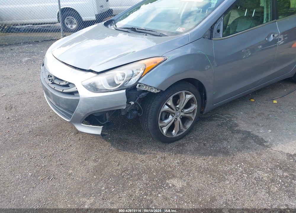 2014 HYUNDAI ELANTRA VIN: KMHD35LH0EU203246