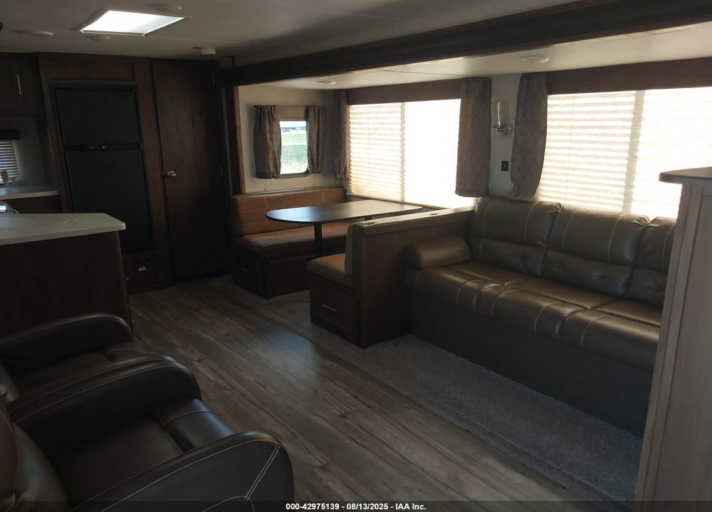 2019 CHEROKEE GREY WOLF 274RK VIN: 4X4TCKC24KX137122