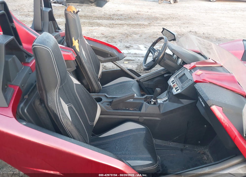 2017 POLARIS SLINGSHOT SL VIN: 57XAAPFA6H8121176