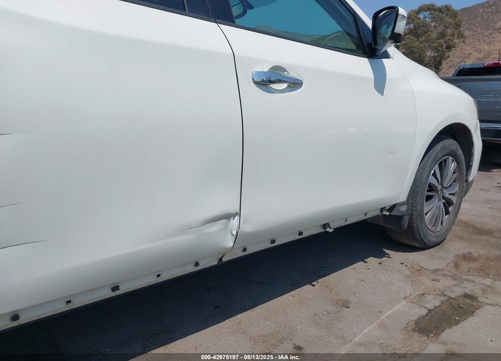 2017 NISSAN PATHFINDER VIN: 5N1DR2MM1HC642359