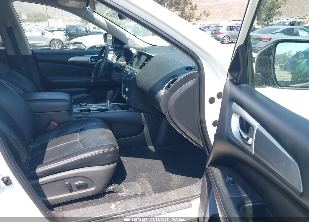 2017 NISSAN PATHFINDER VIN: 5N1DR2MM1HC642359