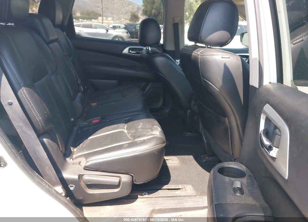 2017 NISSAN PATHFINDER VIN: 5N1DR2MM1HC642359
