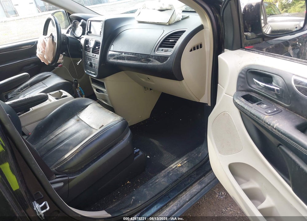 2014 CHRYSLER TOWN & COUNTRY TOURING VIN: 2C4RC1BG2ER440300