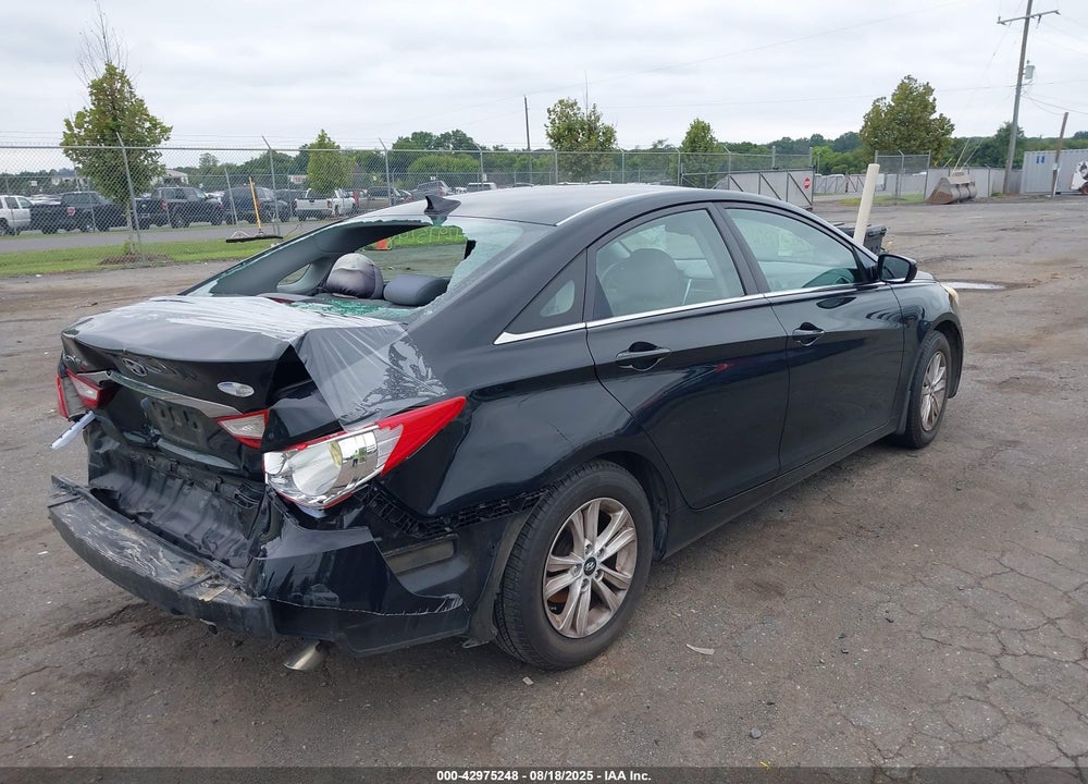 2013 HYUNDAI SONATA VIN: 5NPEB4AC6DH643557