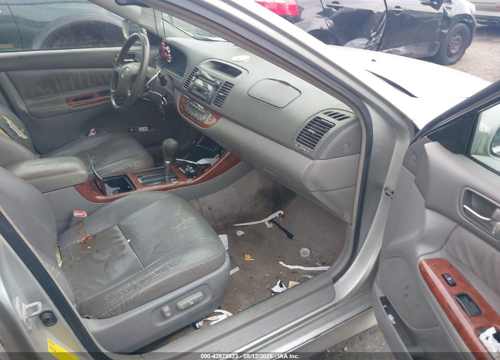 2004 TOYOTA CAMRY XLE VIN: 4T1BE30K54U278450