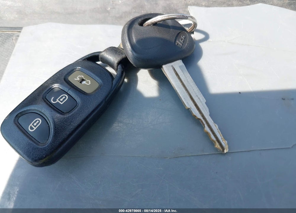 2009 KIA SPECTRA VIN: KNAFE221195591143