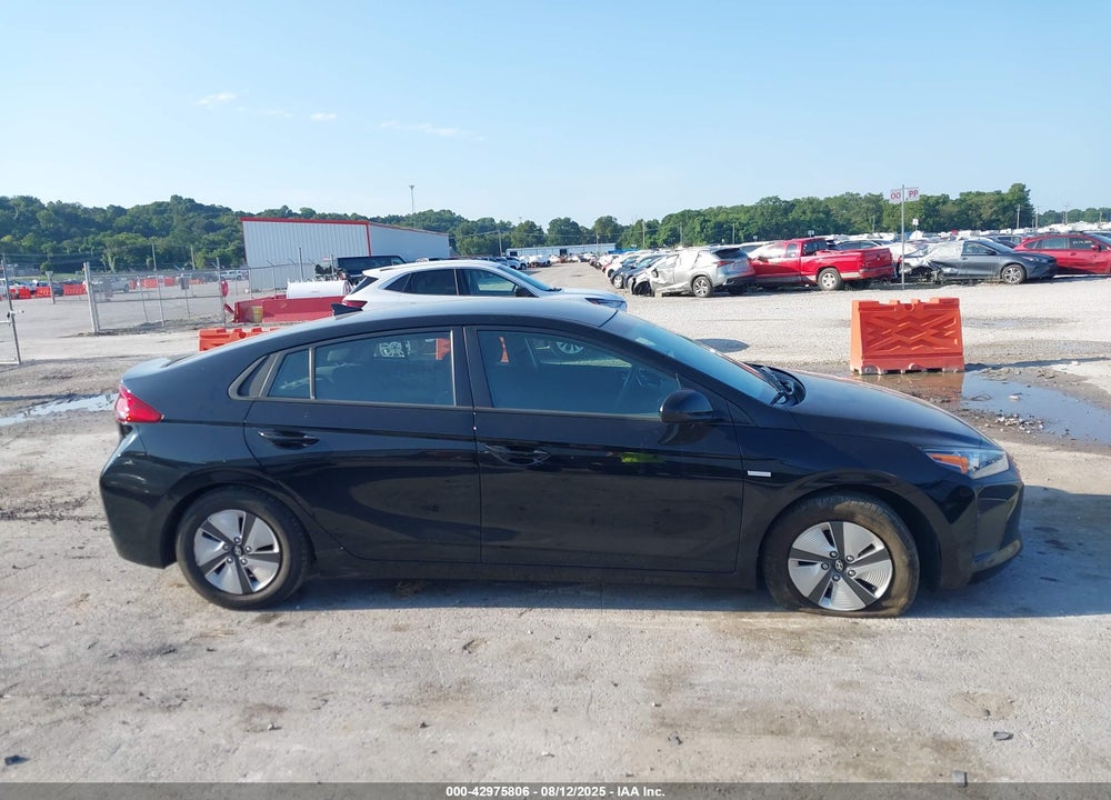 2018 HYUNDAI IONIQ HYBRID VIN: KMHC65LC3JU092029