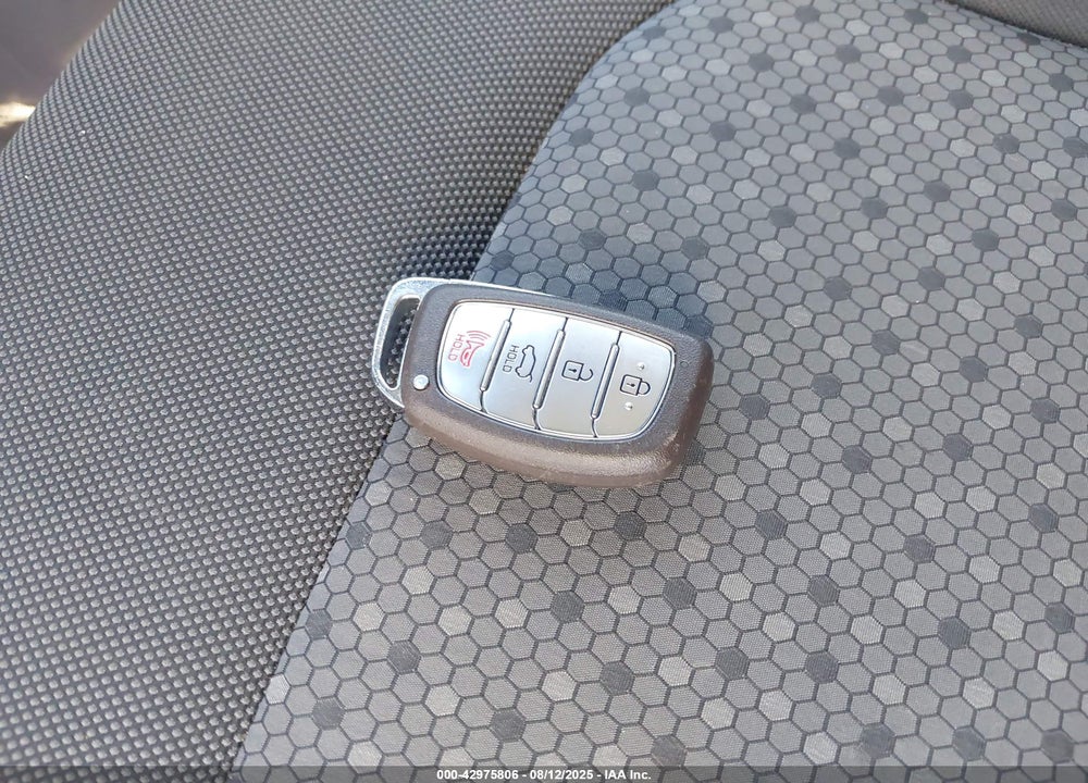 2018 HYUNDAI IONIQ HYBRID VIN: KMHC65LC3JU092029
