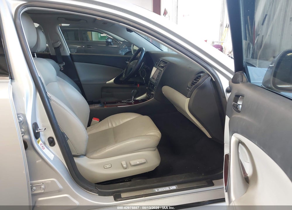 2008 LEXUS IS 250 VIN: JTHCK262482022044