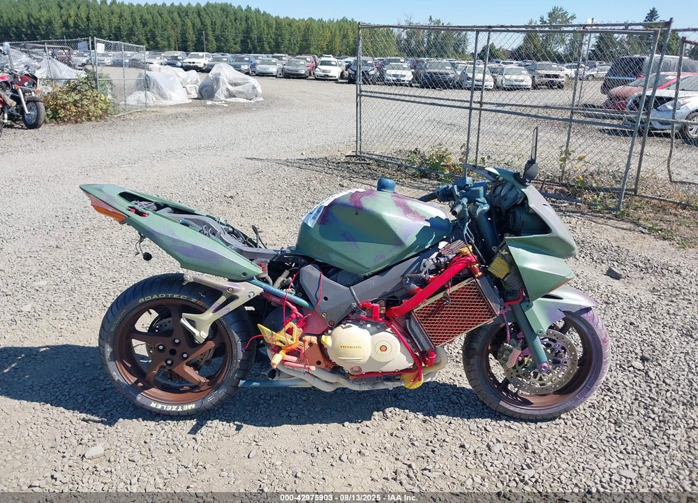 2003 HONDA VFR800 VIN: JH2RC46103M500993
