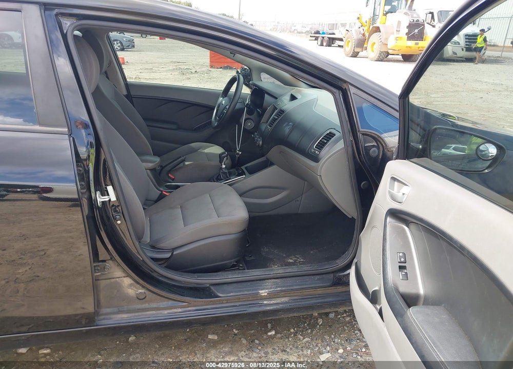 2017 KIA FORTE LX VIN: 3KPFK4A73HE069341