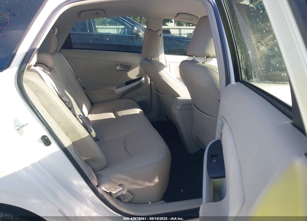 2015 TOYOTA PRIUS VIN: JTDKN3DU4F1928437