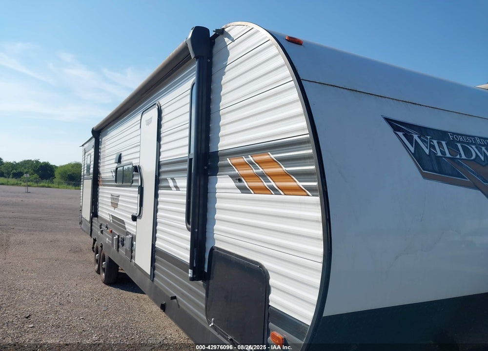 2022 WILDWOOD 31FT KQBTS VIN: 4X4TWDG23B8809926