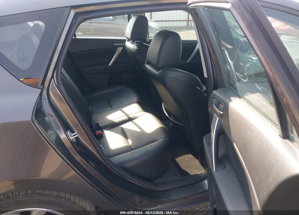 2011 MAZDA 3 VIN: JM1BL1M64B1495871