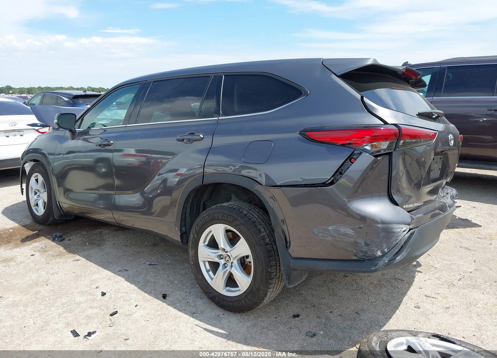 2022 TOYOTA HIGHLANDER LE VIN: 5TDBZRBH6NS578341