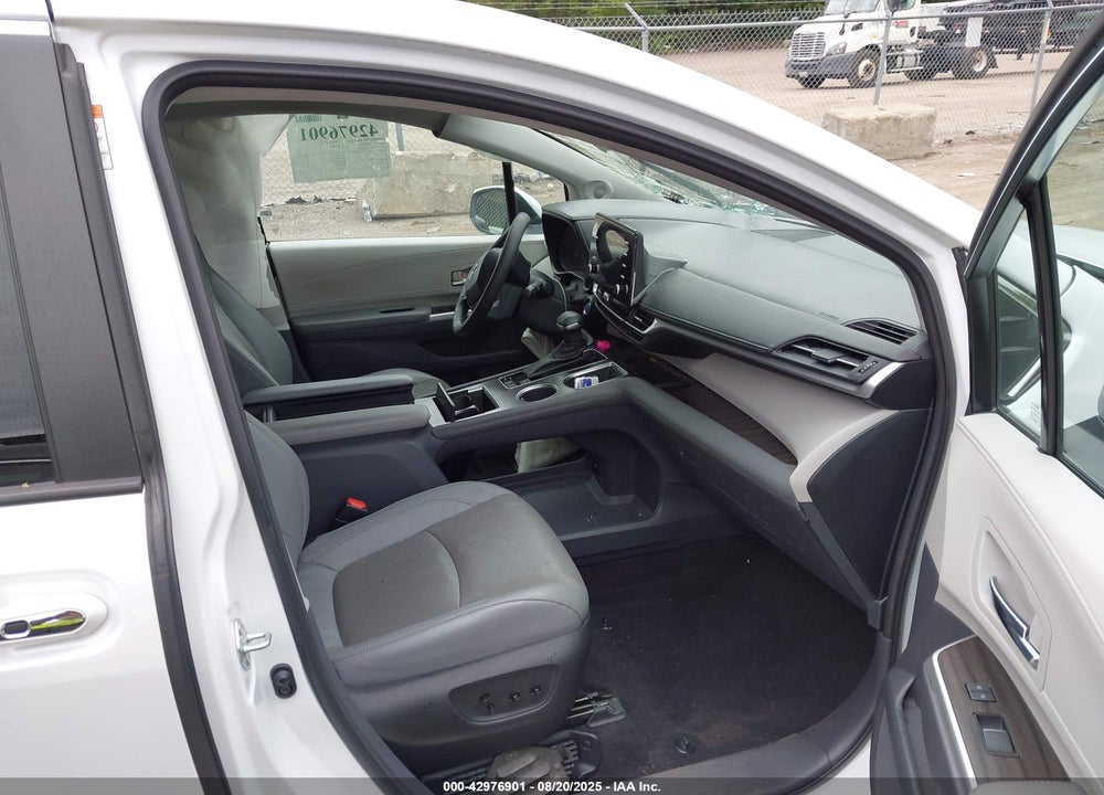 2023 TOYOTA SIENNA LIMITED VIN: 5TDZSKFCXPS090327