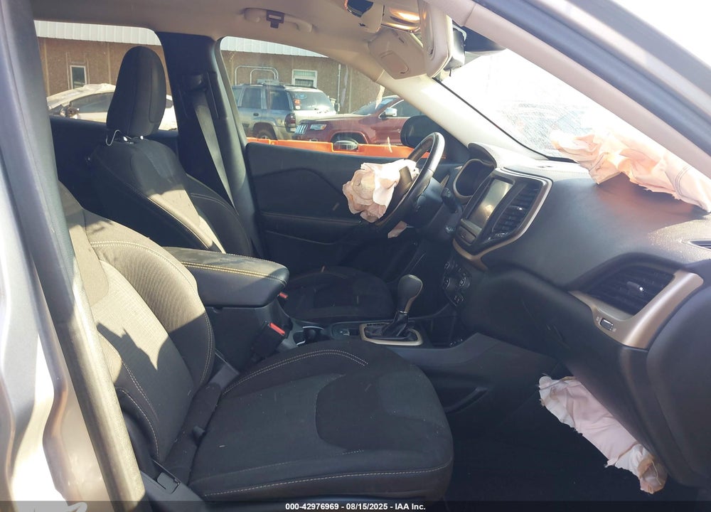 2016 JEEP CHEROKEE VIN: 1C4PJLCB5GW259164