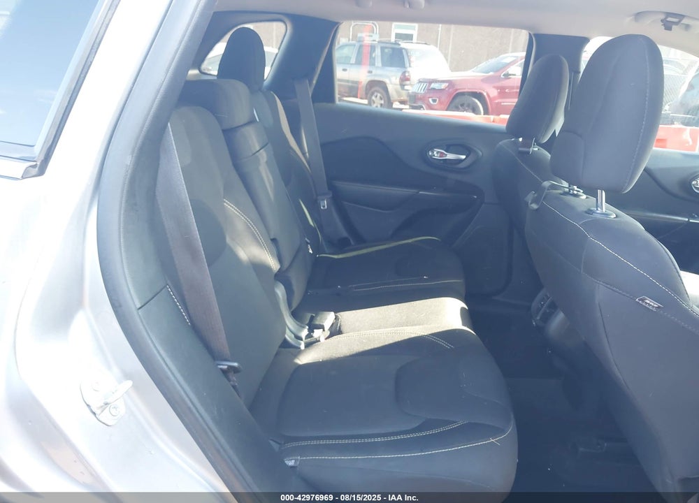 2016 JEEP CHEROKEE VIN: 1C4PJLCB5GW259164