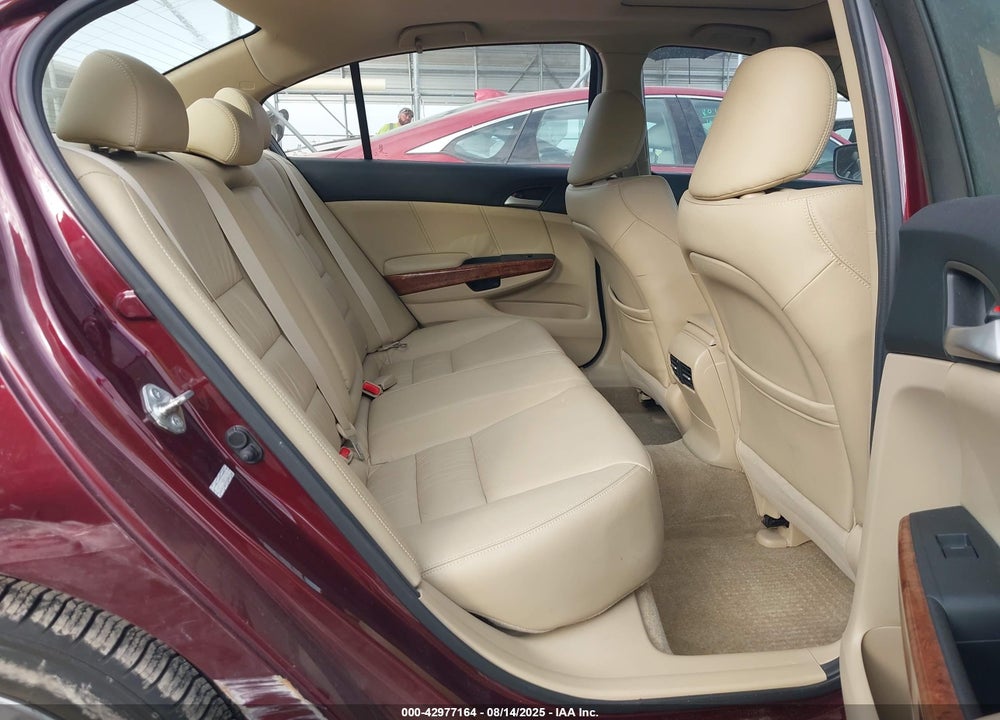 2011 HONDA ACCORD VIN: 1HGCP2F86BA060767