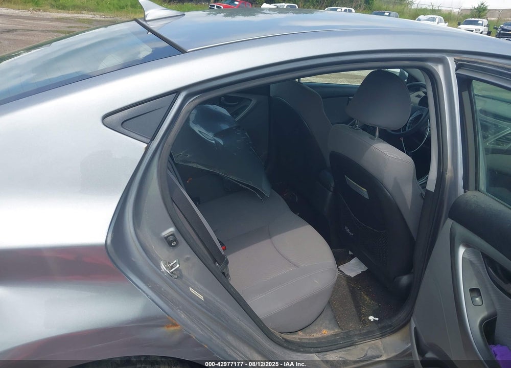 2014 HYUNDAI ELANTRA SE VIN: KMHDH4AE9EU195247