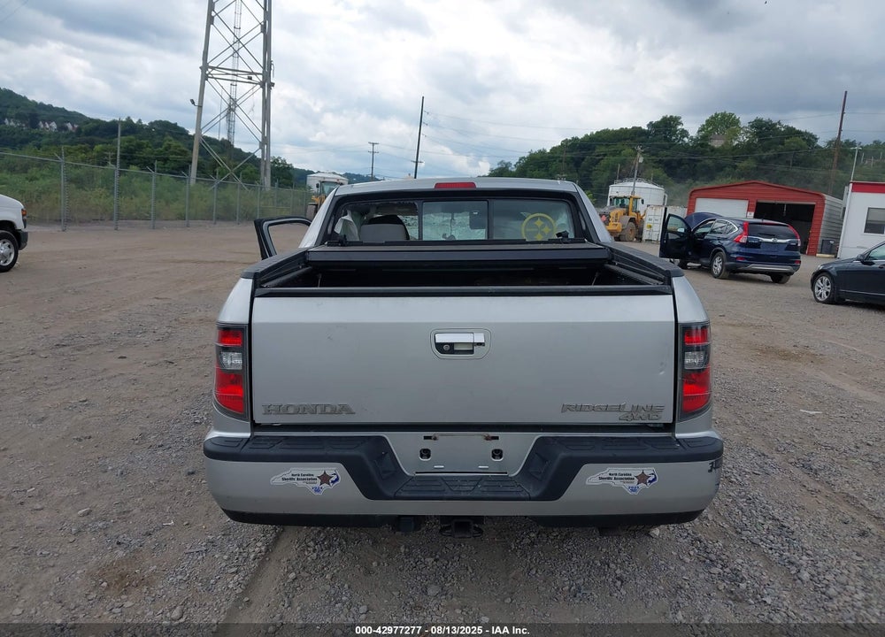 2013 HONDA RIDGELINE VIN: 5FPYK1F28DB007563