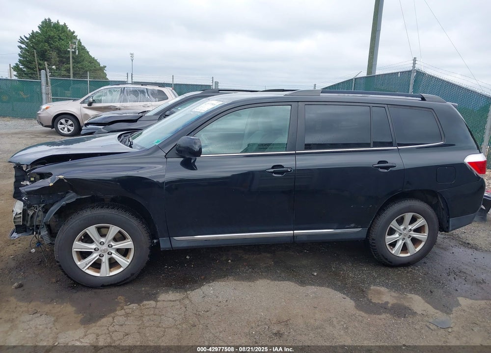 2013 TOYOTA HIGHLANDER BASE PLUS V6 VIN: 5TDBK3EH8DS178731