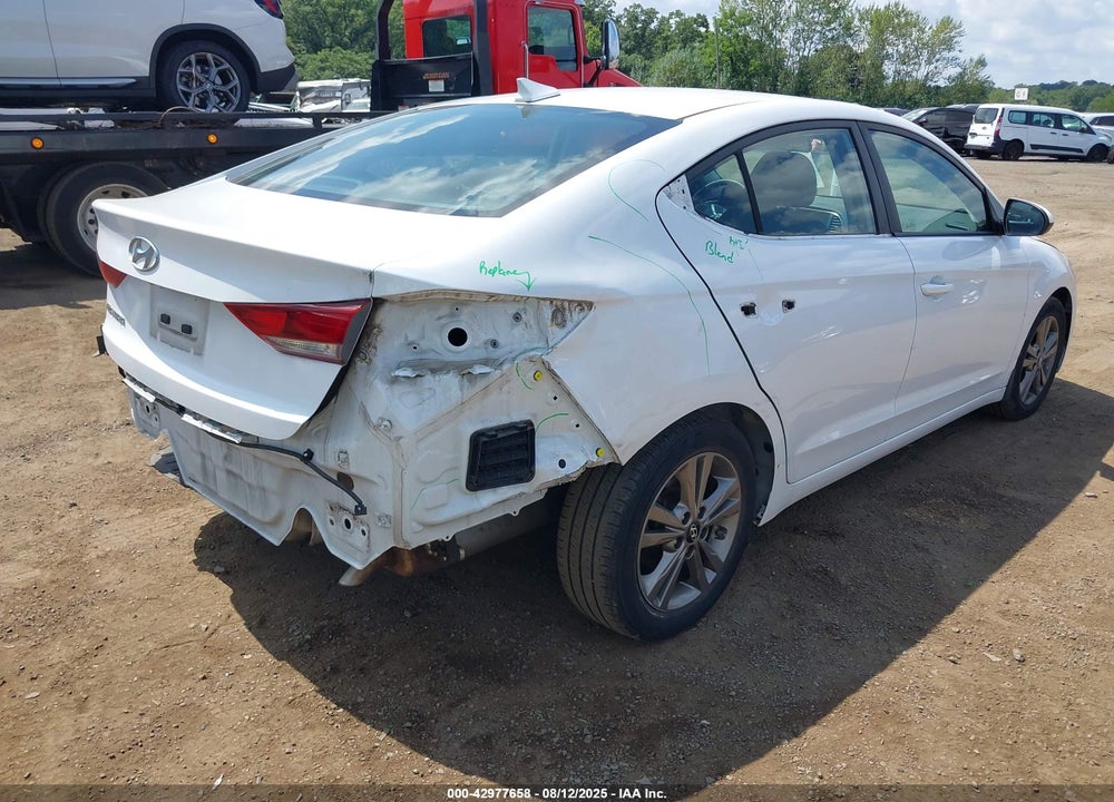 2018 HYUNDAI ELANTRA VIN: 5NPD84LF5JH358572